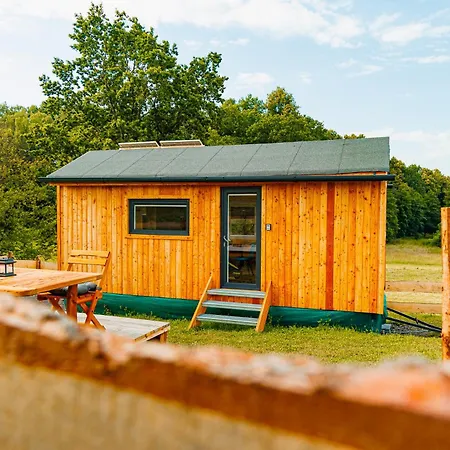 Bull-barn Glamping *
